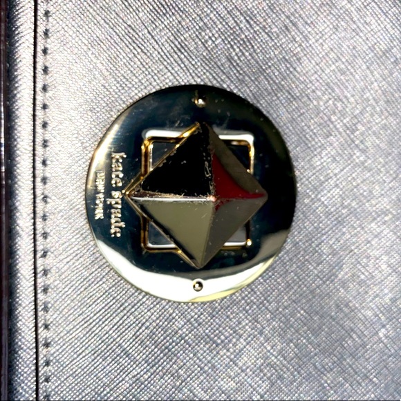 ๐๐ค KATE SPADE clutch metallic silver. EUC ๐ค๐ - Picture 14 of 16